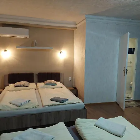 Guest house Oazis Vendeghaz Es Appartman