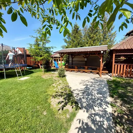 Oazis Vendeghaz Es Appartman Guest house