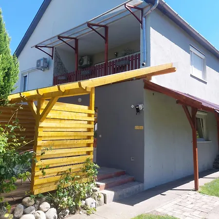 Guest house Oazis Vendeghaz Es Appartman