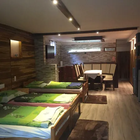 Oazis Vendeghaz Es Appartman Guest house